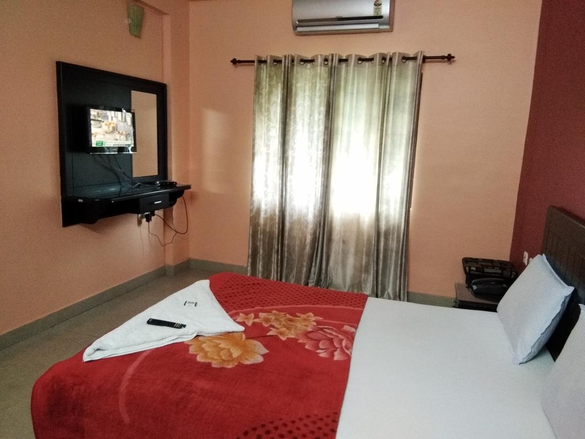 A.R.Residency Hotel Kunnamangalam Zewnętrze zdjęcie