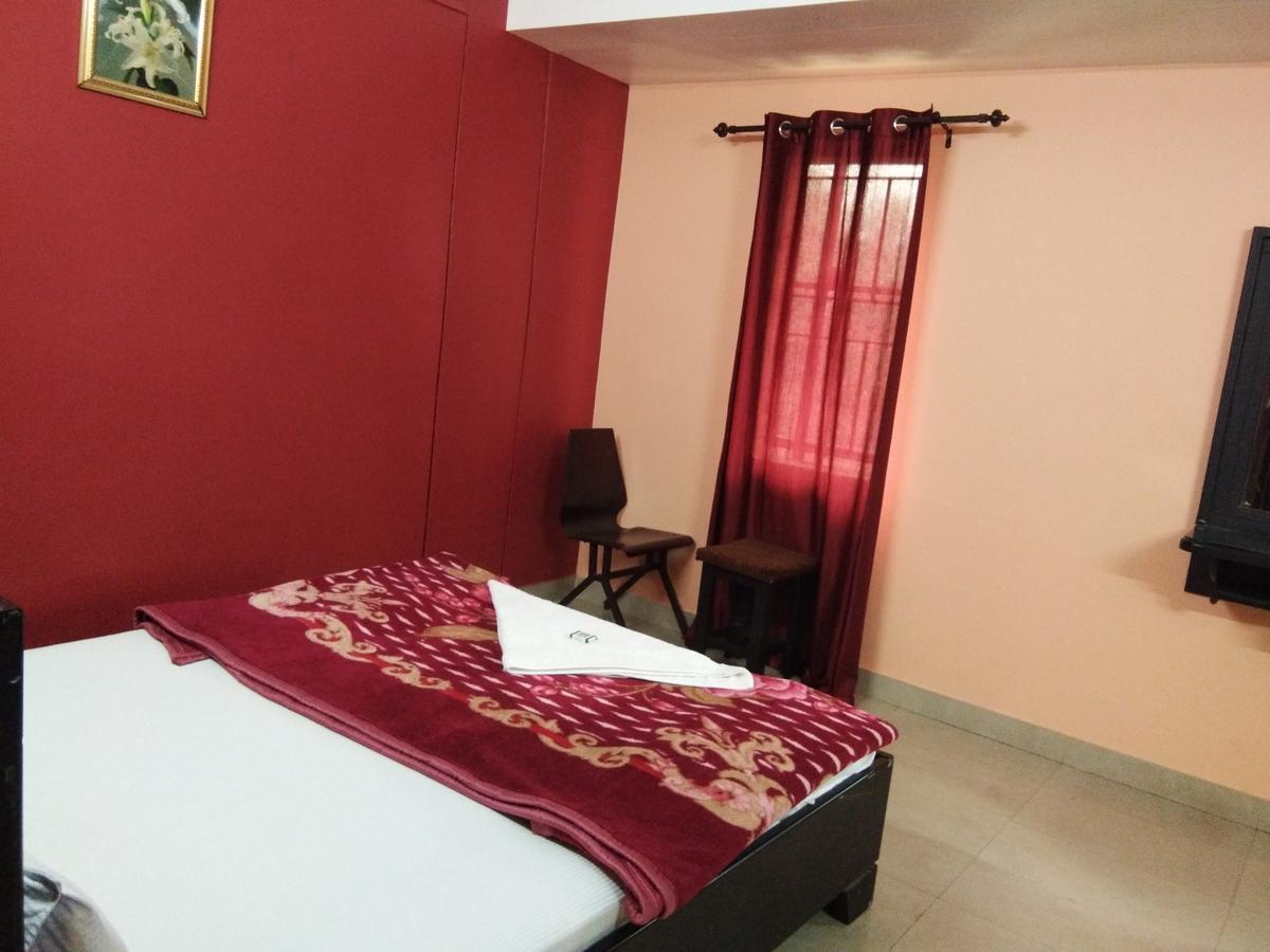 A.R.Residency Hotel Kunnamangalam Zewnętrze zdjęcie