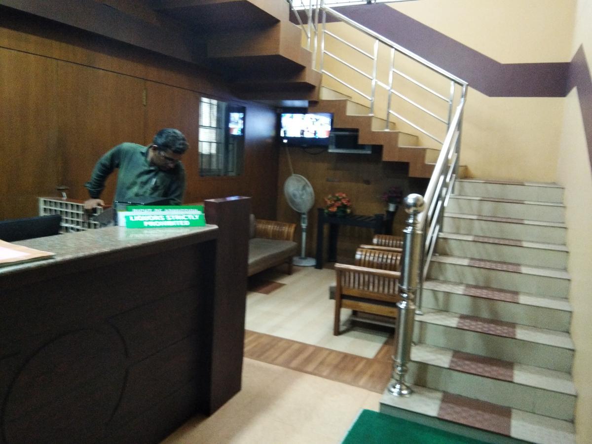 A.R.Residency Hotel Kunnamangalam Zewnętrze zdjęcie
