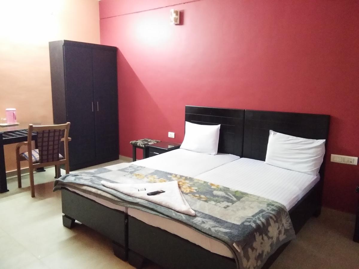 A.R.Residency Hotel Kunnamangalam Zewnętrze zdjęcie