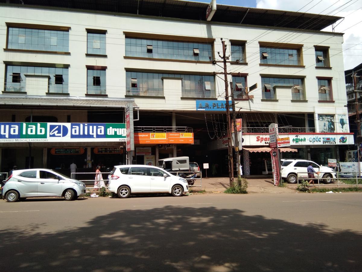 A.R.Residency Hotel Kunnamangalam Zewnętrze zdjęcie