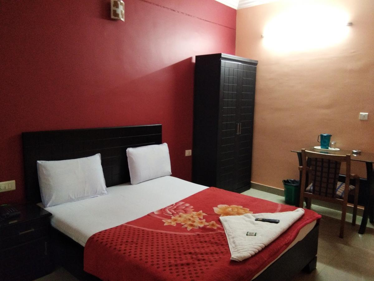 A.R.Residency Hotel Kunnamangalam Zewnętrze zdjęcie
