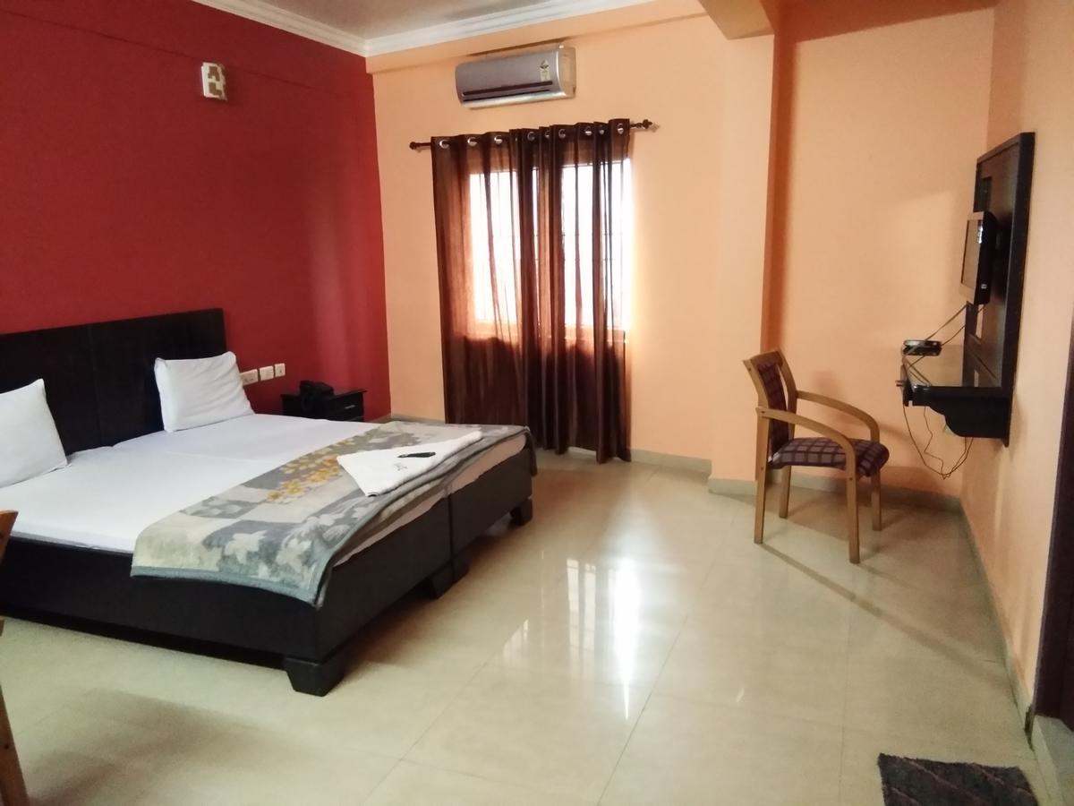 A.R.Residency Hotel Kunnamangalam Zewnętrze zdjęcie