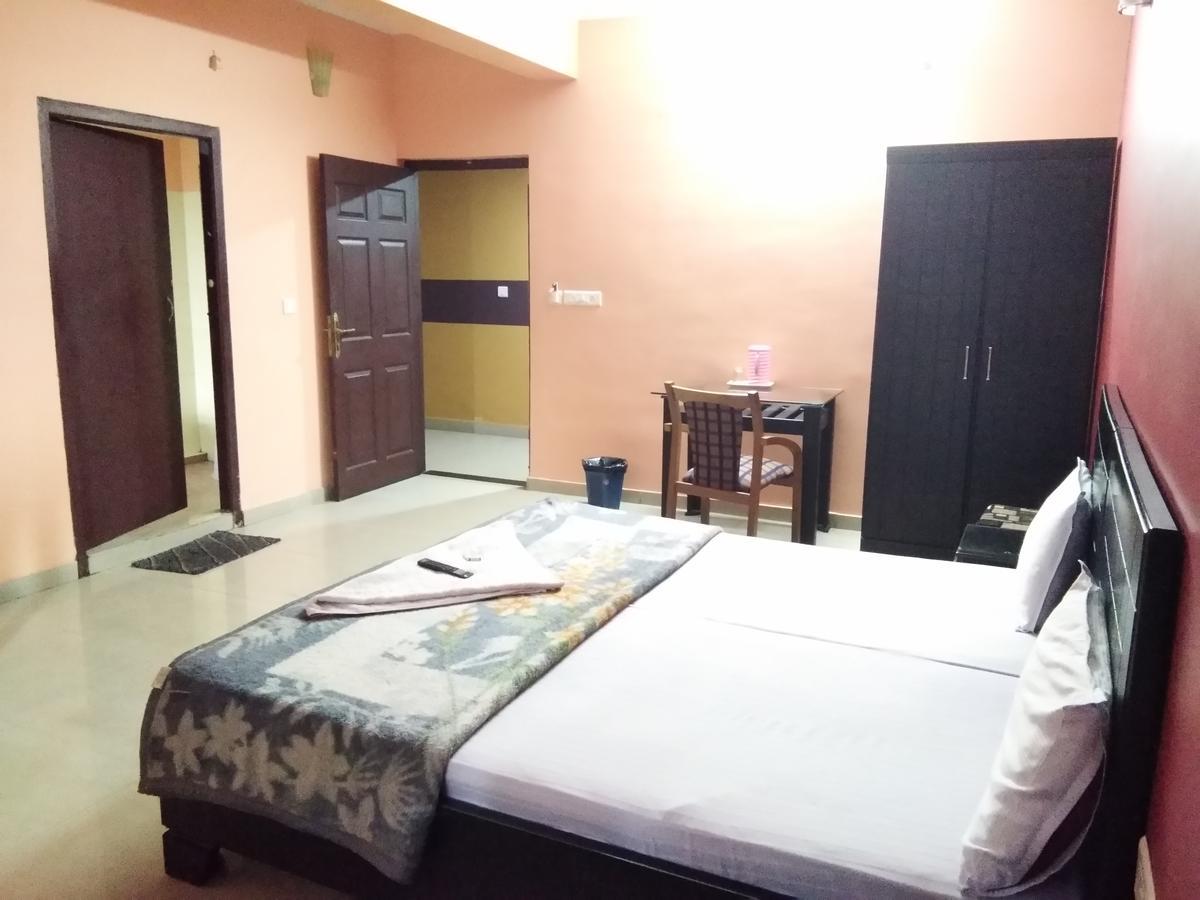 A.R.Residency Hotel Kunnamangalam Zewnętrze zdjęcie